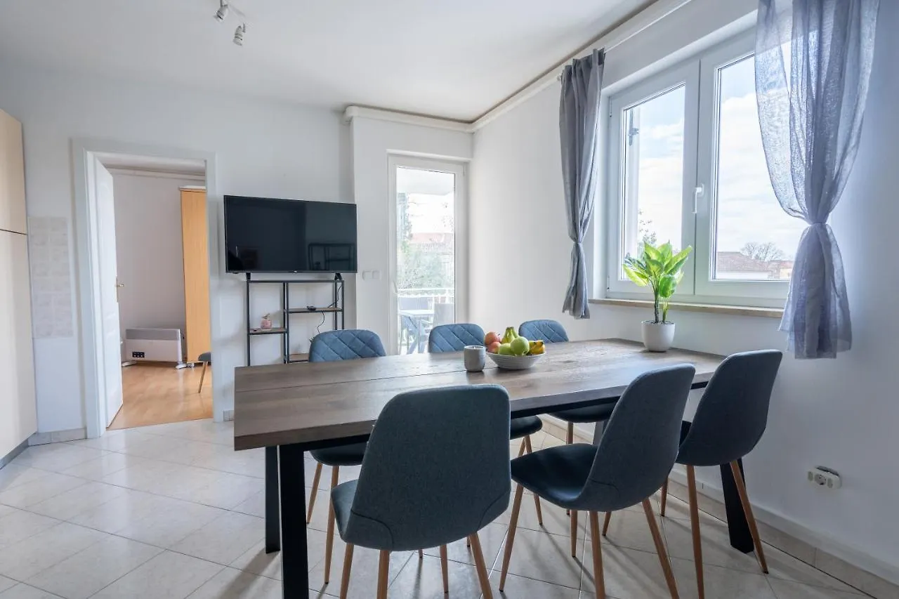Charmante Wohnung Fusslaeufig Zum Meer In Funtana Apartment